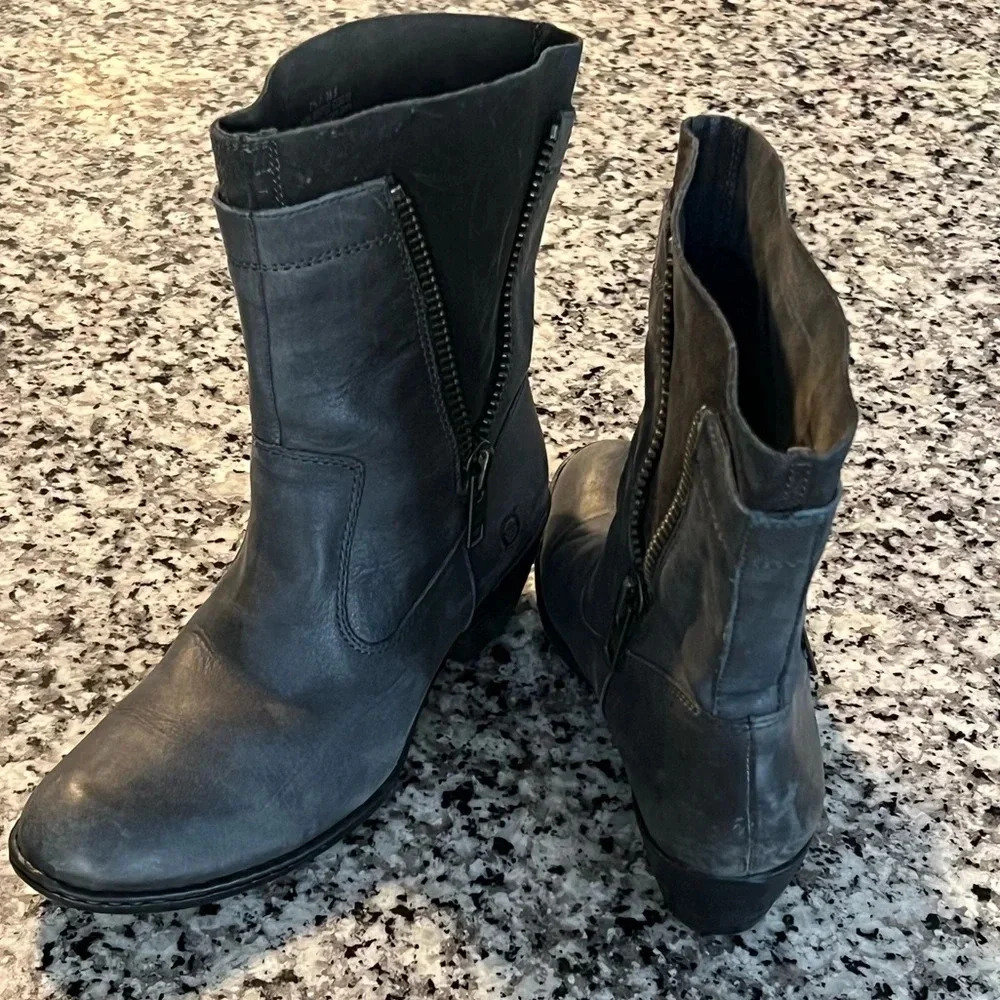 Stylish Gray Leather Ankle Boots
